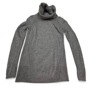 Lululemon Women's Grey Jumper